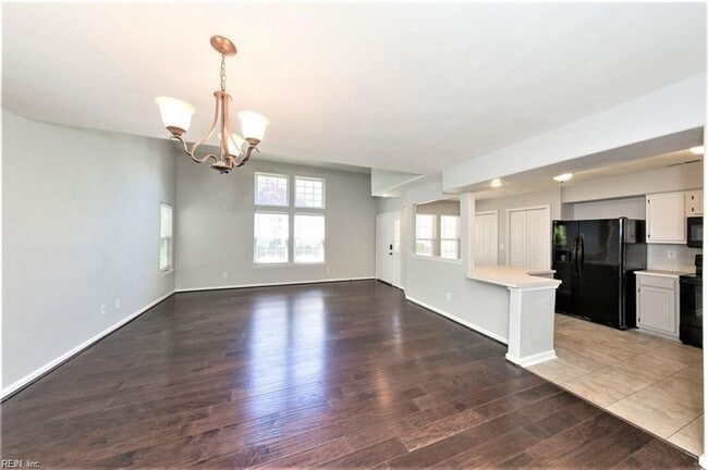 Building Photo - 176 White Cedar Ln