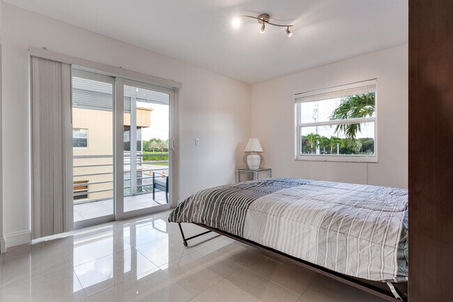 Building Photo - 509 Capri Dr