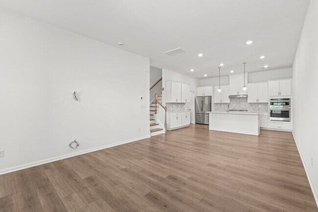Building Photo - 5807 Clear Creek Ln
