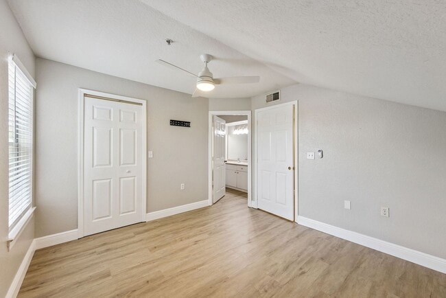 Building Photo - 300 S Orange Ave