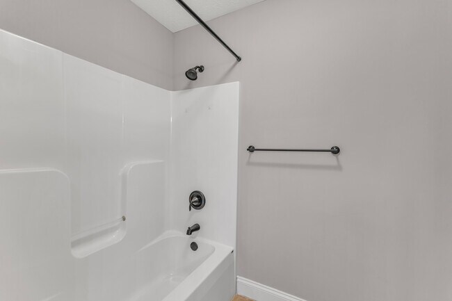 Building Photo - 345 Kenilworth Rd