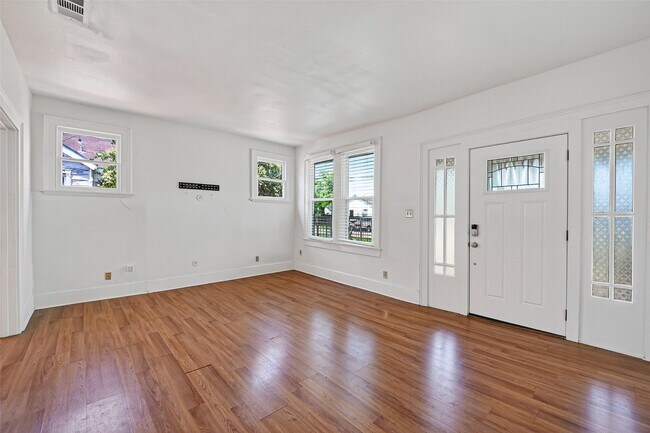 Building Photo - 2519 Stevens St