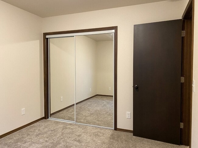 Building Photo - Second-Level Living