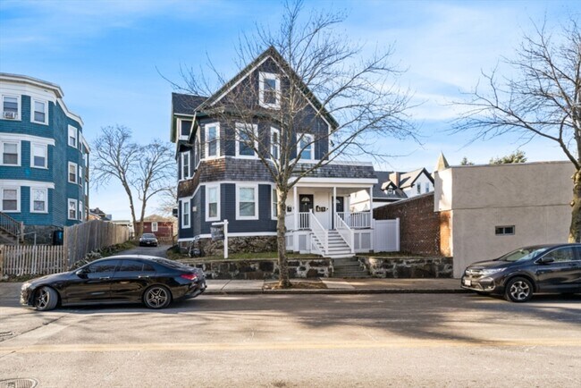 Building Photo - 783 Washington St