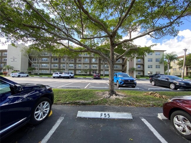 Building Photo - 13250 SW 4th Ct