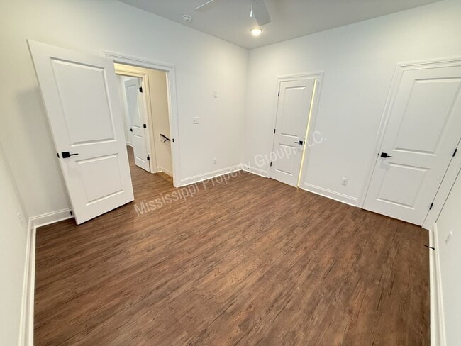 Building Photo - 3BR/3.5BA South Grove For Rent