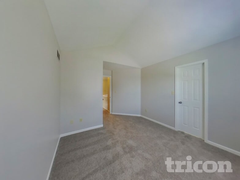 Building Photo - 3127 Woodlane Ct