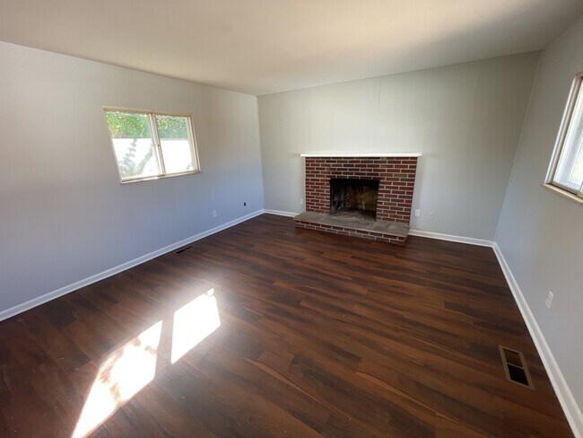 Building Photo - 3306 Elman Dr