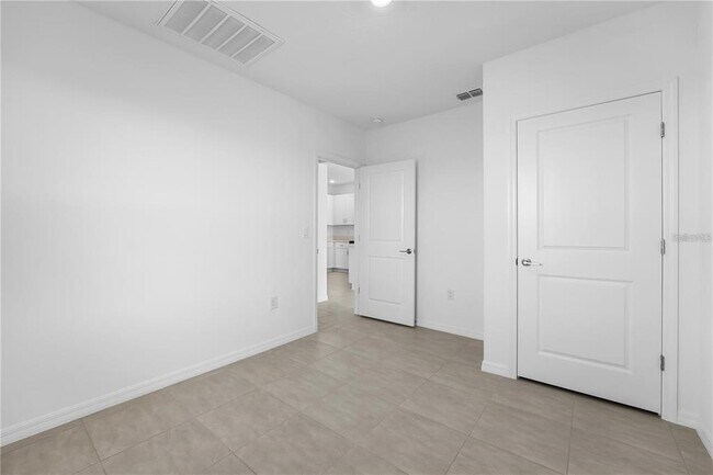 Building Photo - 4560 Ranunculus St