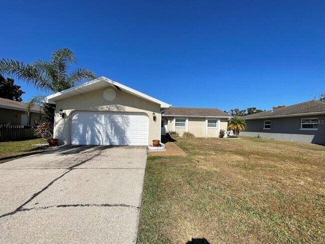 Building Photo - 3268 Buckhorn Dr