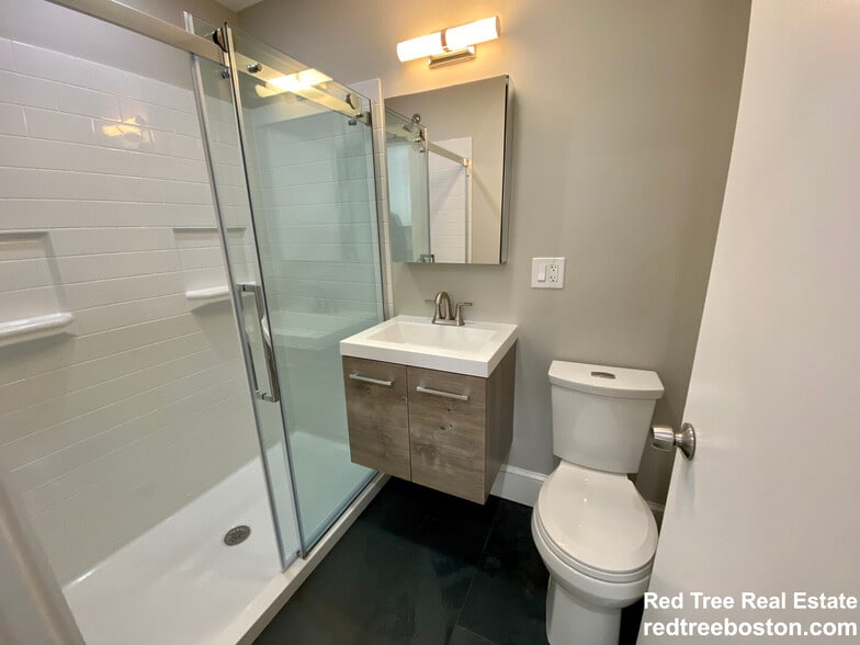 Building Photo - 32 Elmer St