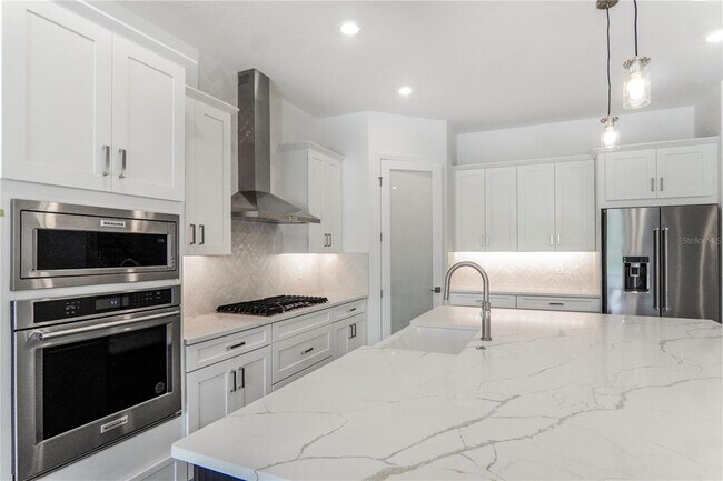Building Photo - 16120 Volterra Point