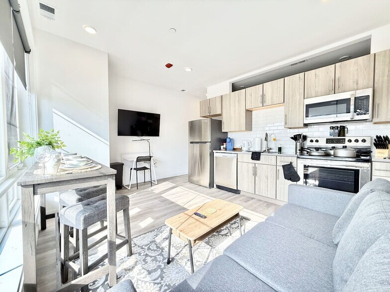 Primary Photo - 501 N Perth St