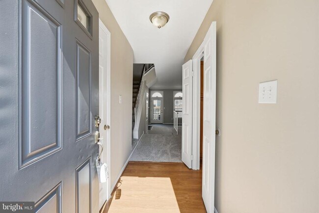 Building Photo - 7978 Revenna Ln