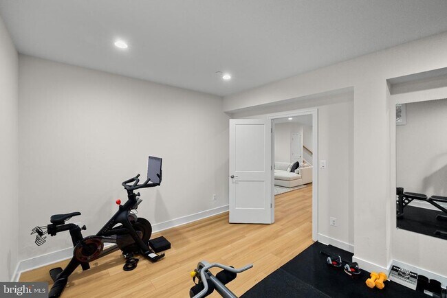 Building Photo - 9501 Wildoak Dr