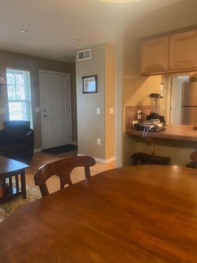Building Photo - Beautiful 1B/1B Boulder Home