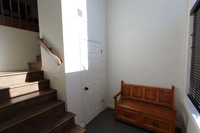 Building Photo - Short-Term Furnished Rental with Mountain Views | $500 Move-In Special