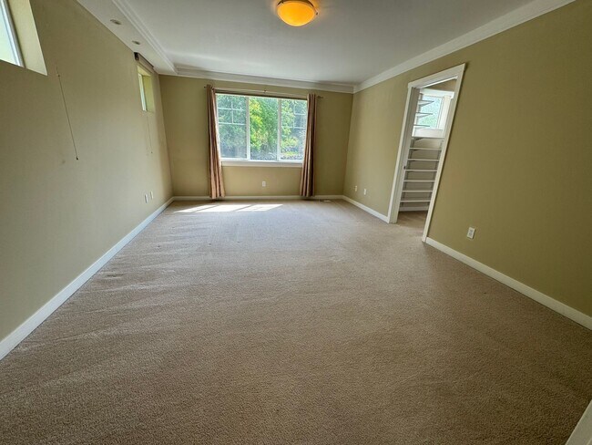 Building Photo - 3bd/2.5ba Renton Home