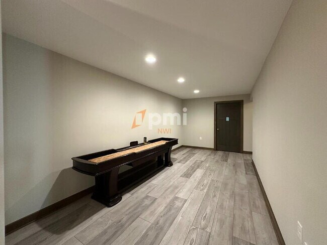 Building Photo - 2105 Hendon Way