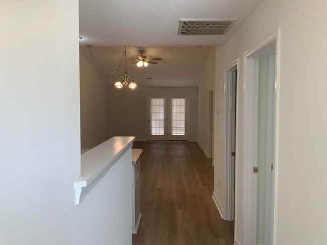 Building Photo - 664 Mickelson Way