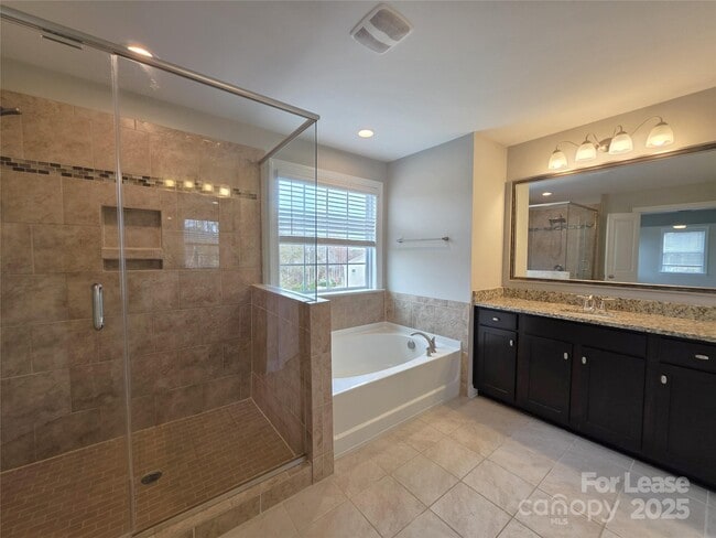 Building Photo - 11210 Streamwood Ln NW