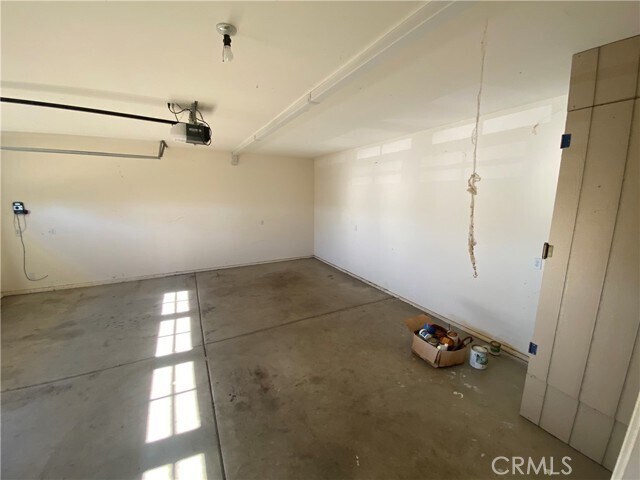 Building Photo - 15642 Little Peak Rd