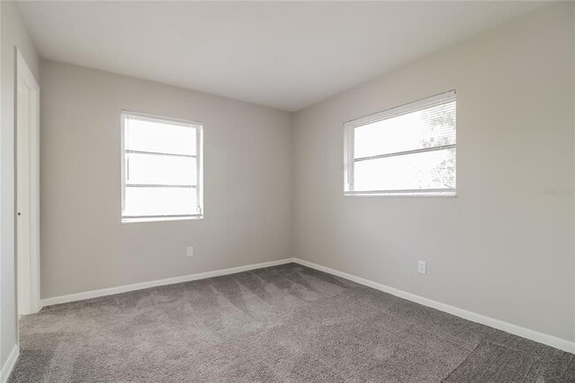 Building Photo - 1927 English Dr