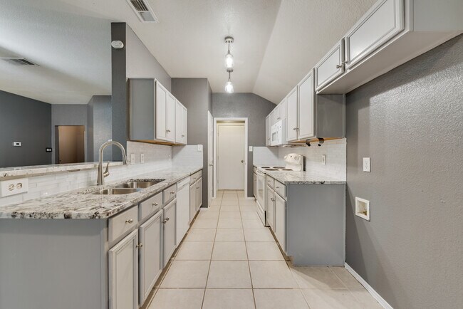 Building Photo - 116 Kensington Ct