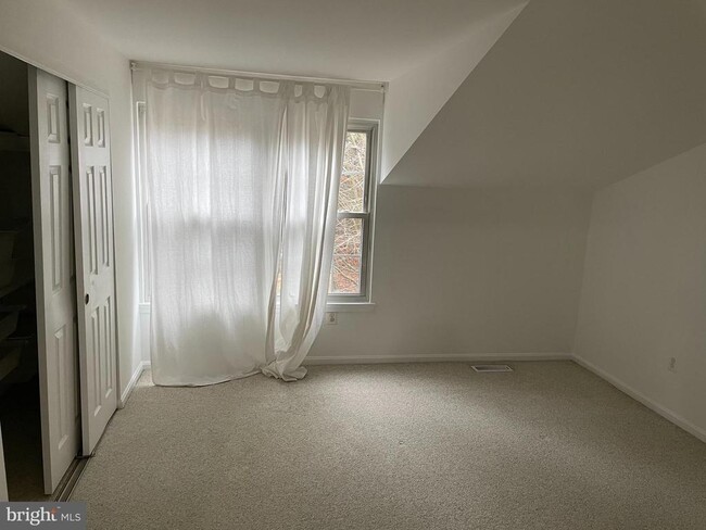 Building Photo - 9622 Lambeth Ct