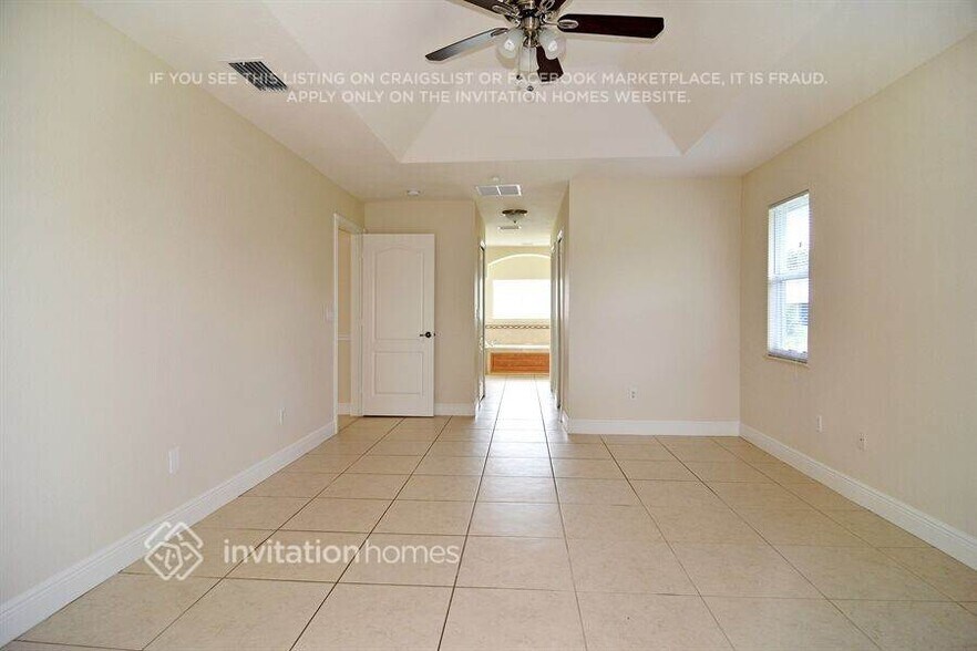 Building Photo - 1025 SW Romaine Ln