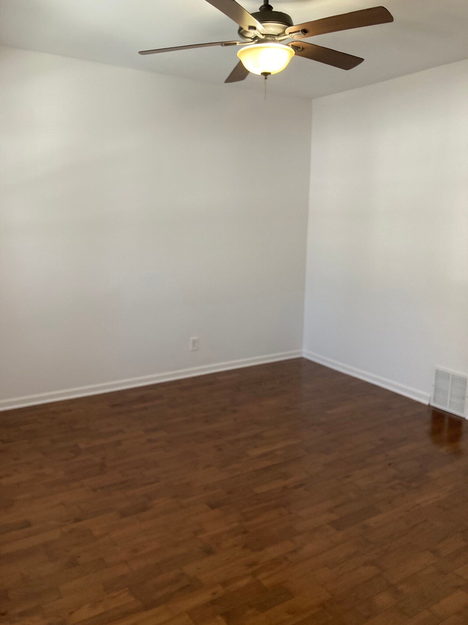 Building Photo - 2810 S Lenox St