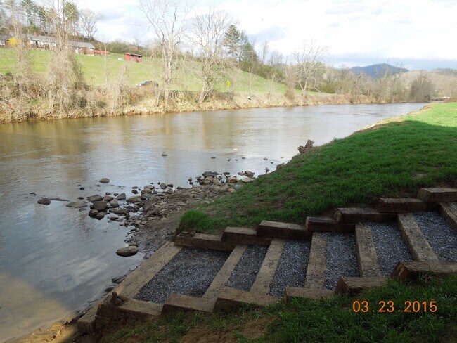 Canoe, Raft, or Fish at Webster River Park - 2021 Webster Rd