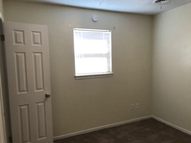 Building Photo - 5234 Burbank Dr