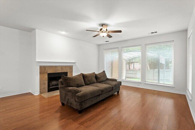 Building Photo - 2304 Village View Loop