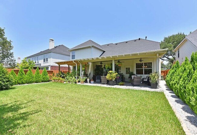 Building Photo - 22121 Atwater Canyon Ln