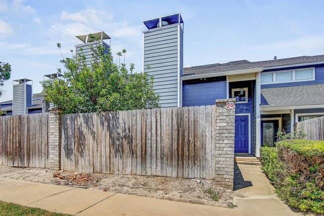 Building Photo - 1010 W Rundberg Ln
