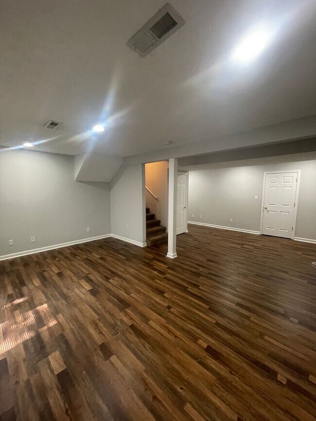 Building Photo - 1215 Overton Ln