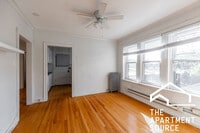 Building Photo - 4218 N Clark St