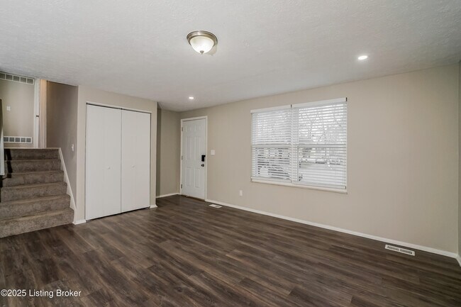 Building Photo - 8407 Archwood Ct