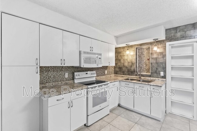 Building Photo - 15208 Omaha St