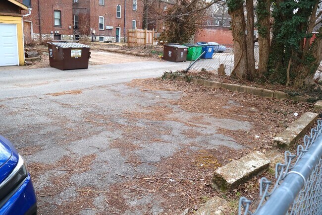 Building Photo - 2204-2206-2206 Portis Ave
