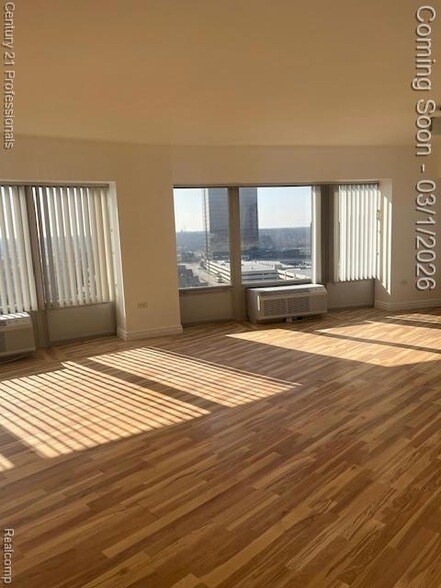 Building Photo - 5000 Town Center Dr