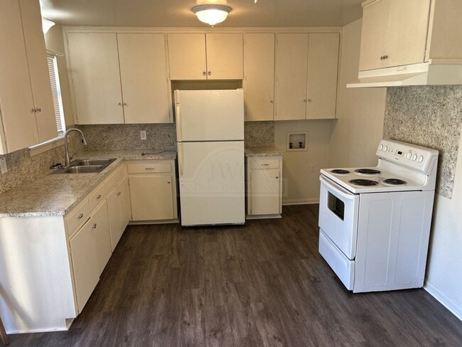 Building Photo - ***2-weeks free rent***1315 Zephyr Rd, Killeen