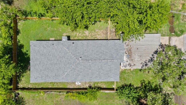 Building Photo - 8402 Bassett St