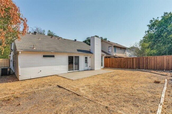 Building Photo - 4748 Bracken Dr