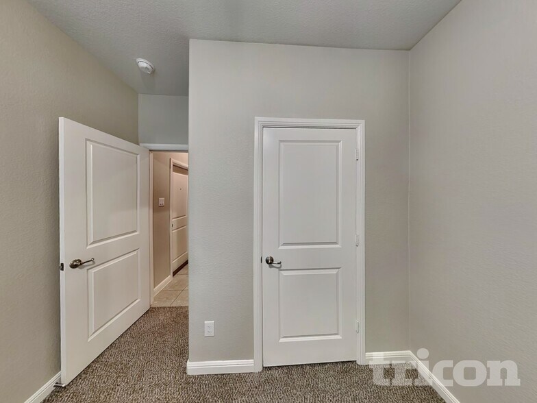 Building Photo - 162 Colter Dr