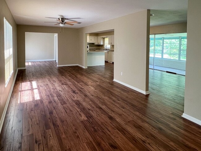 Building Photo - Pet Friendly 3BR/2BA NW Gainesville Home - Available mid-July!