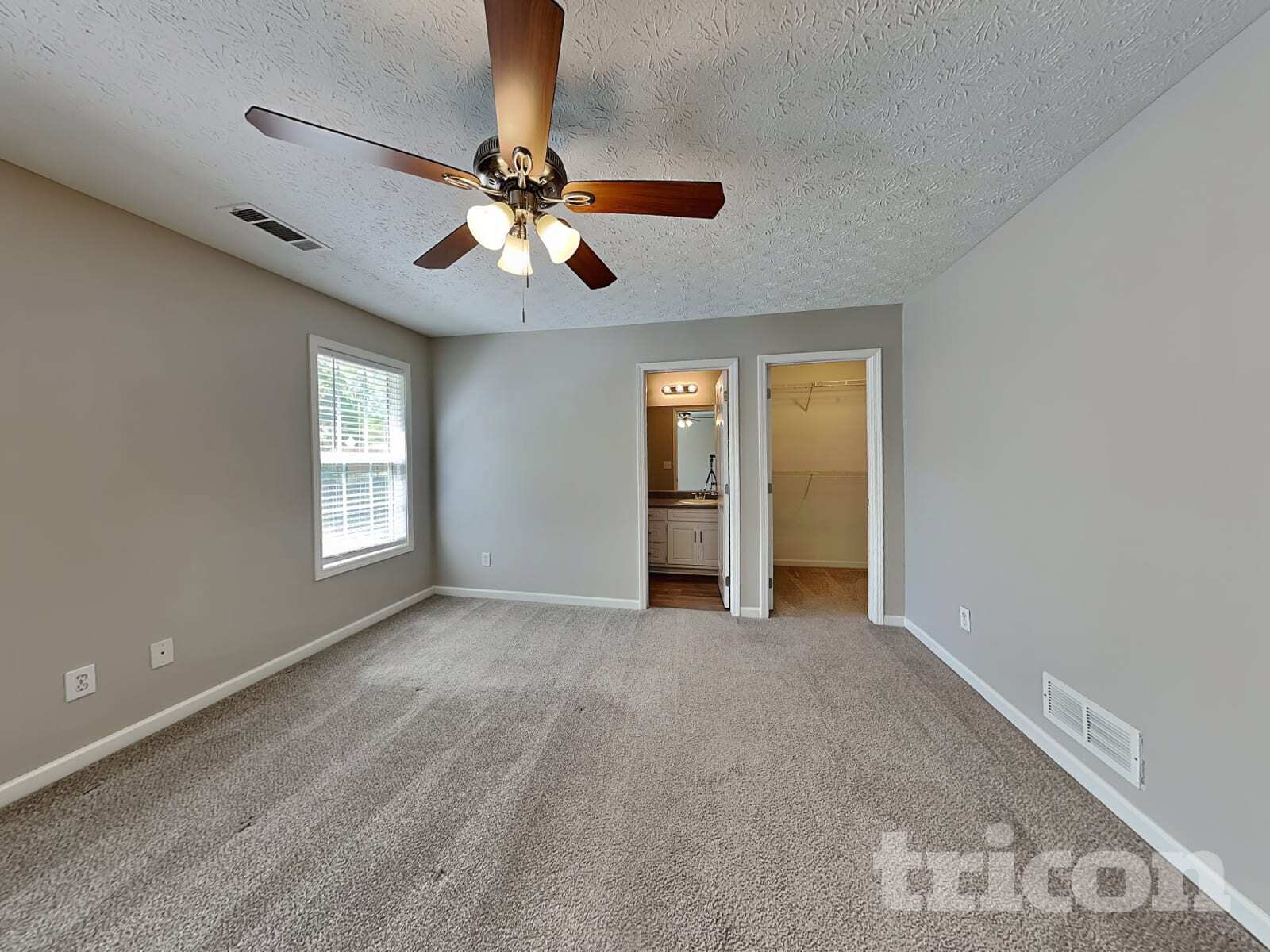 Building Photo - 410 Red Oak Ct