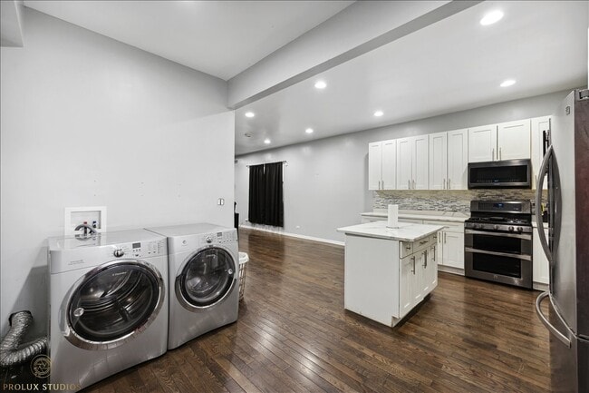 Building Photo - 352 N Avers Ave