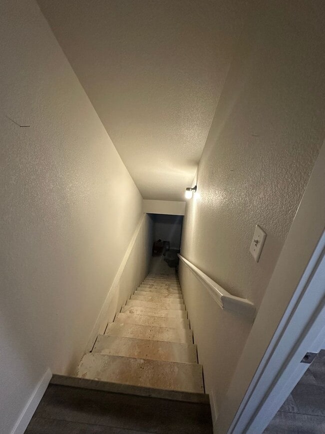 Building Photo - Amazing 3 bedroom townhome in Windsor!